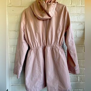 Sam Edelman lightweight rain jacket in pale pink.  Women’s L